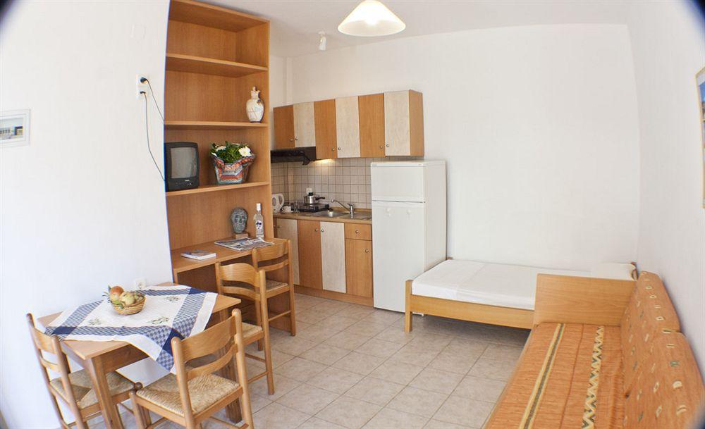 Andy'S Plaza Apartment Agia Pelagia  Exterior photo